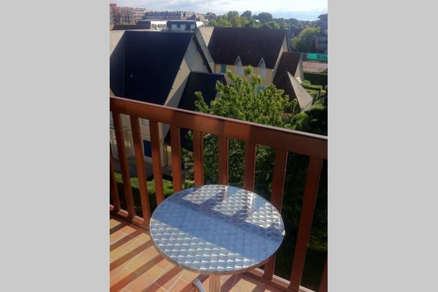 Flat 400 M From & Center Apartment